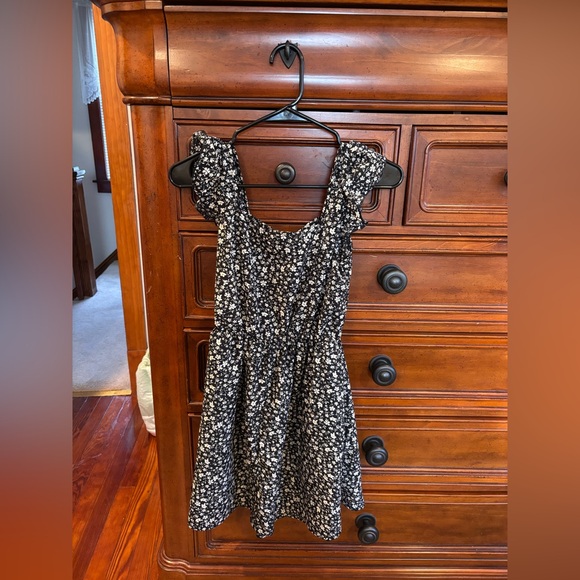 SHEIN Black Daisy Floral Dress – Size Small - Picture 2 of 4